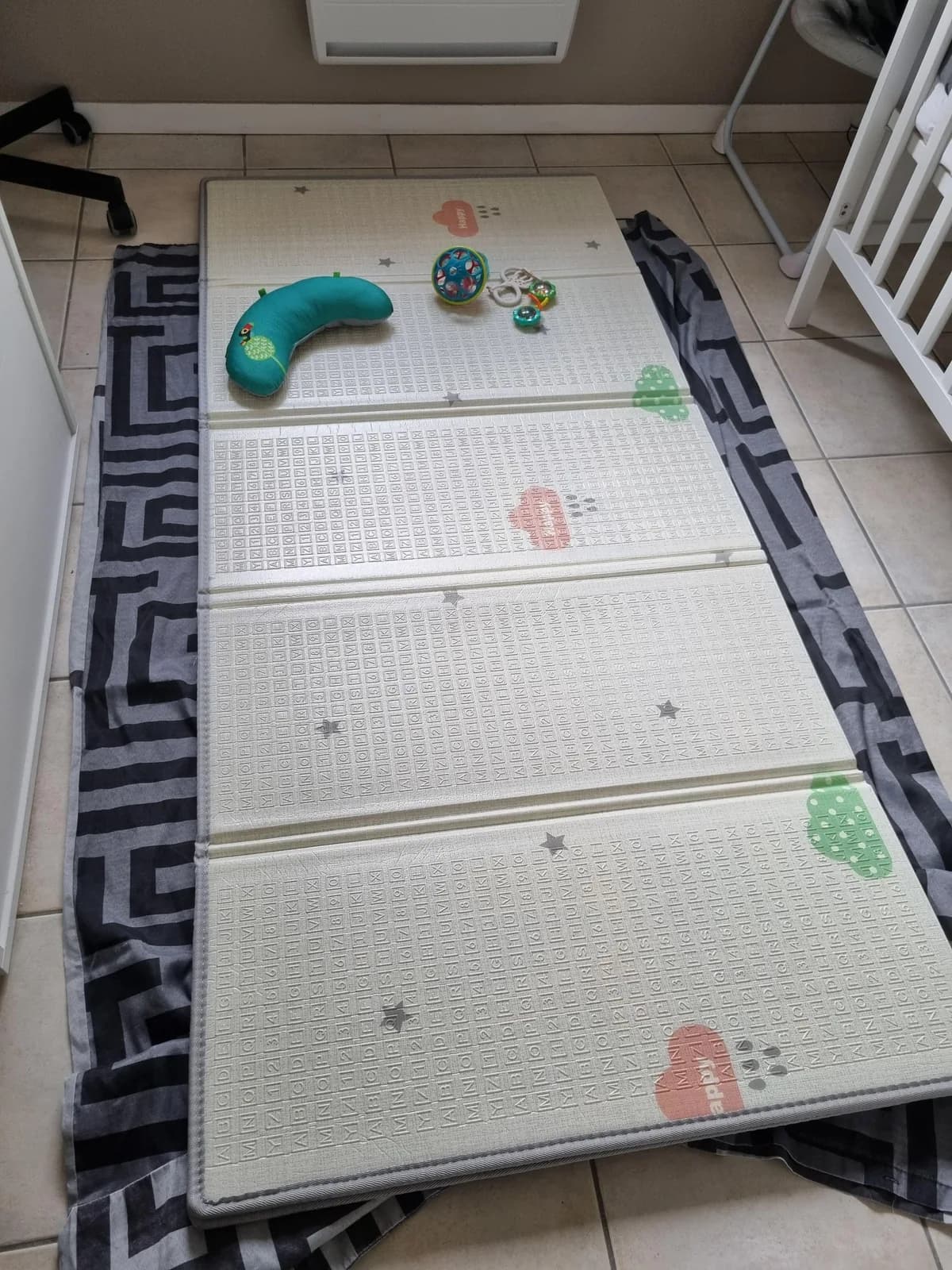 Tapis d'eveil avec mobiles Montessori